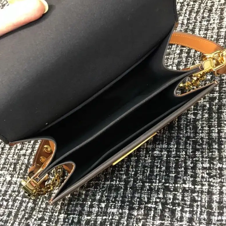 LV 19B570344 Bags 0823